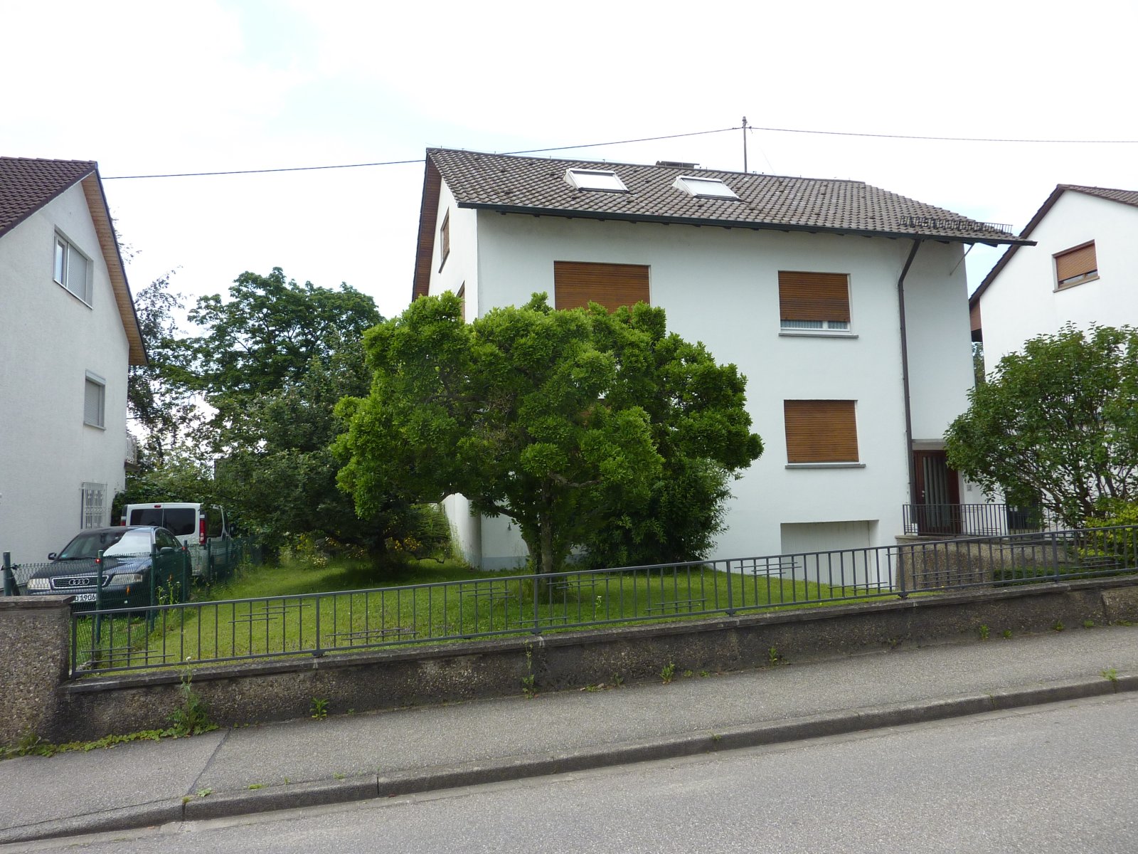 Dreifamilienhaus mit XXL-Garten!