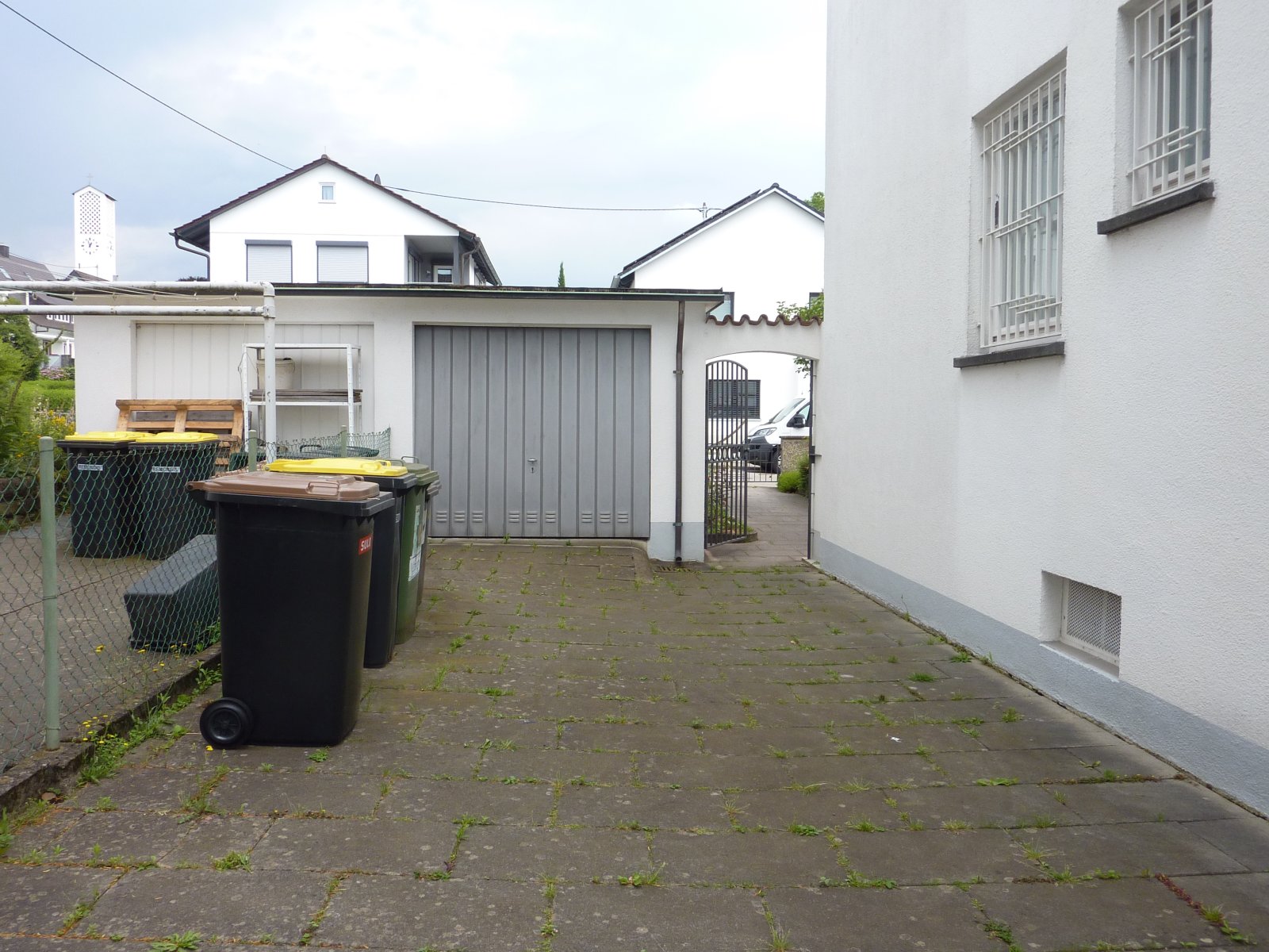 Dreifamilienhaus mit XXL-Garten!