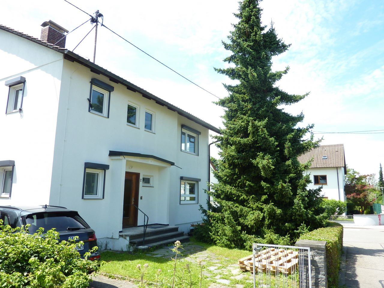 Eingangsbereich mit Vorgarten