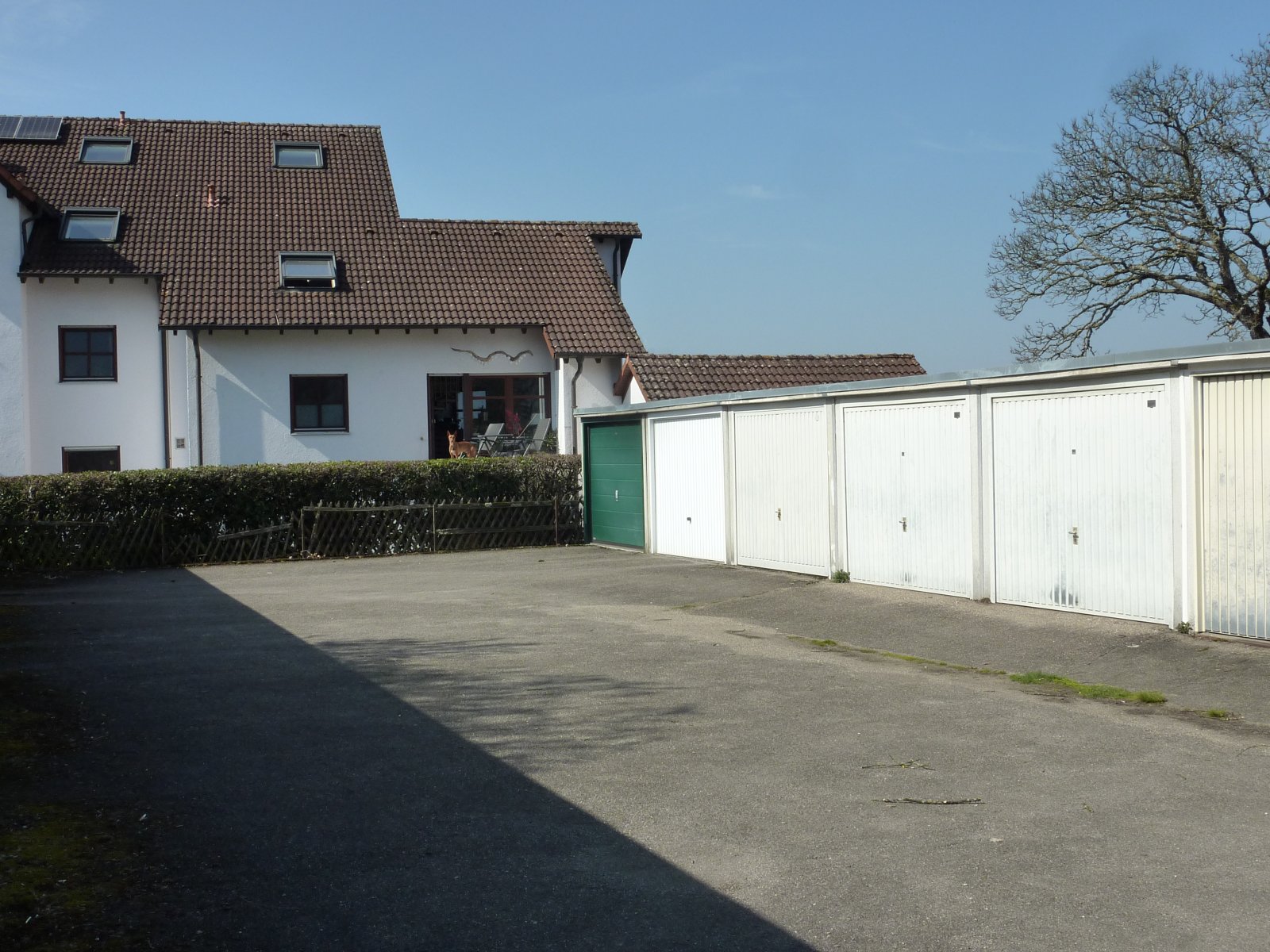 grüne Garage mit el. Antrieb grüne Garage mit el. Antrieb